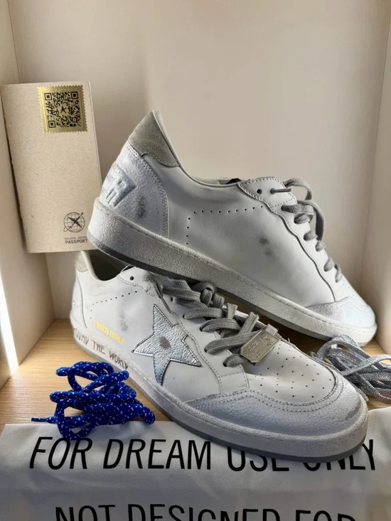 Golden Goose White Drawstring Dust Bag with Black Text - Picture 2 of 5